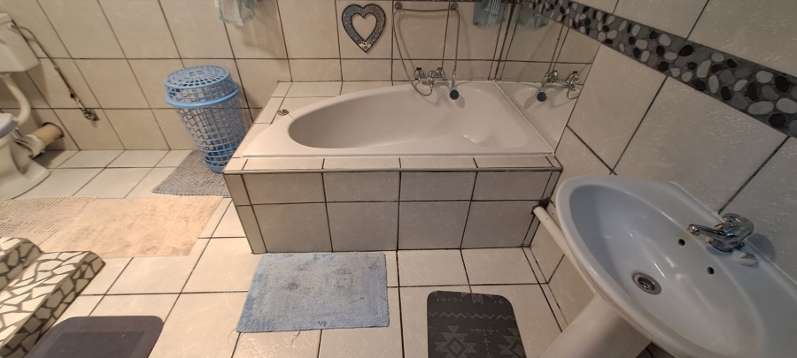 3 Bedroom Property for Sale in Morelig Free State